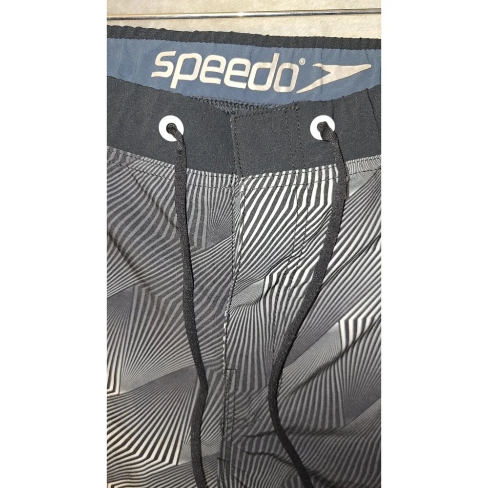 Speedo Swim‎ Shorts Men's 36 Gray Trunks Beachwear Above The Knee Lightly Worn